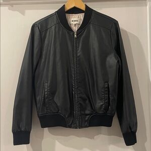 BB DAKOTA
Bomber Jacket